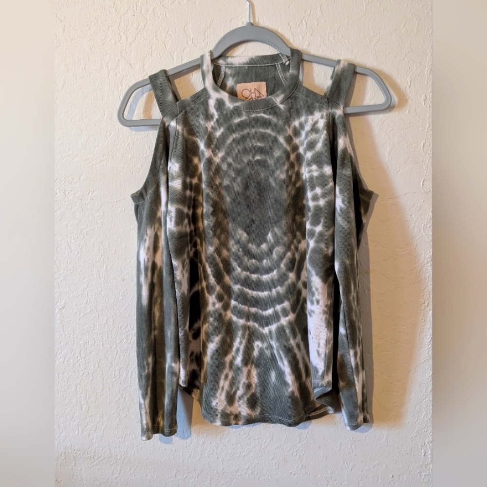 Nwt's CHASER TYE/DYE TOP WITH CUT/OUT STRAPPY SHOULDER AND ROUND HEMLINE